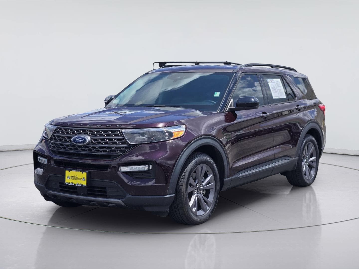 2023 Ford Explorer XLT — photo 1 of 32