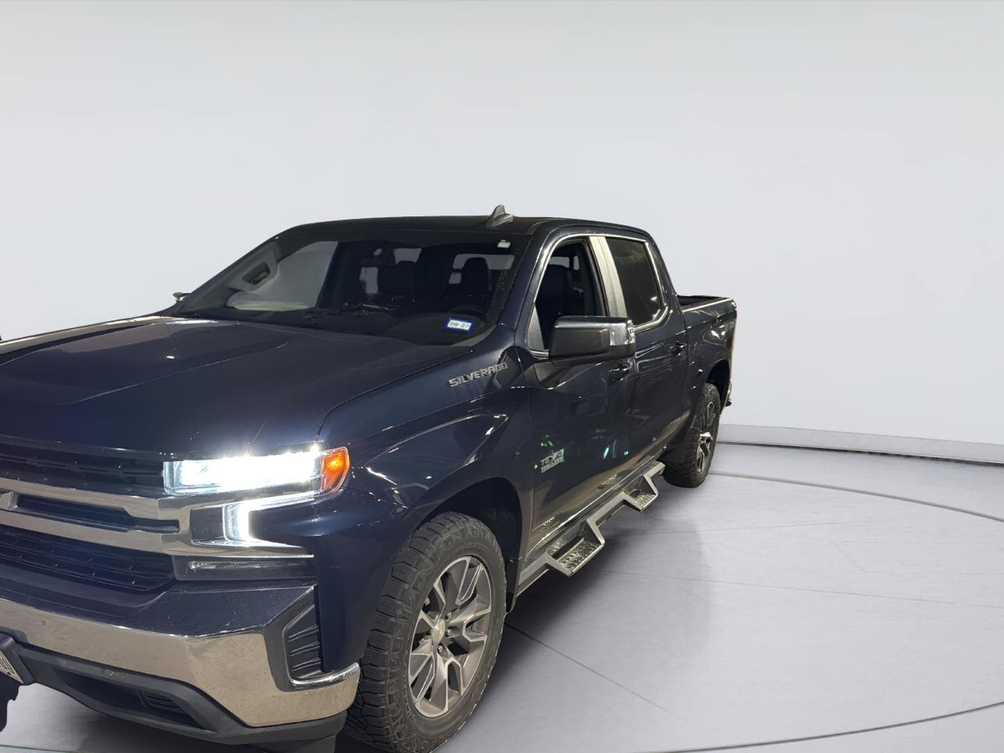2020 Chevrolet Silverado 1500 LT — photo 1 of 7