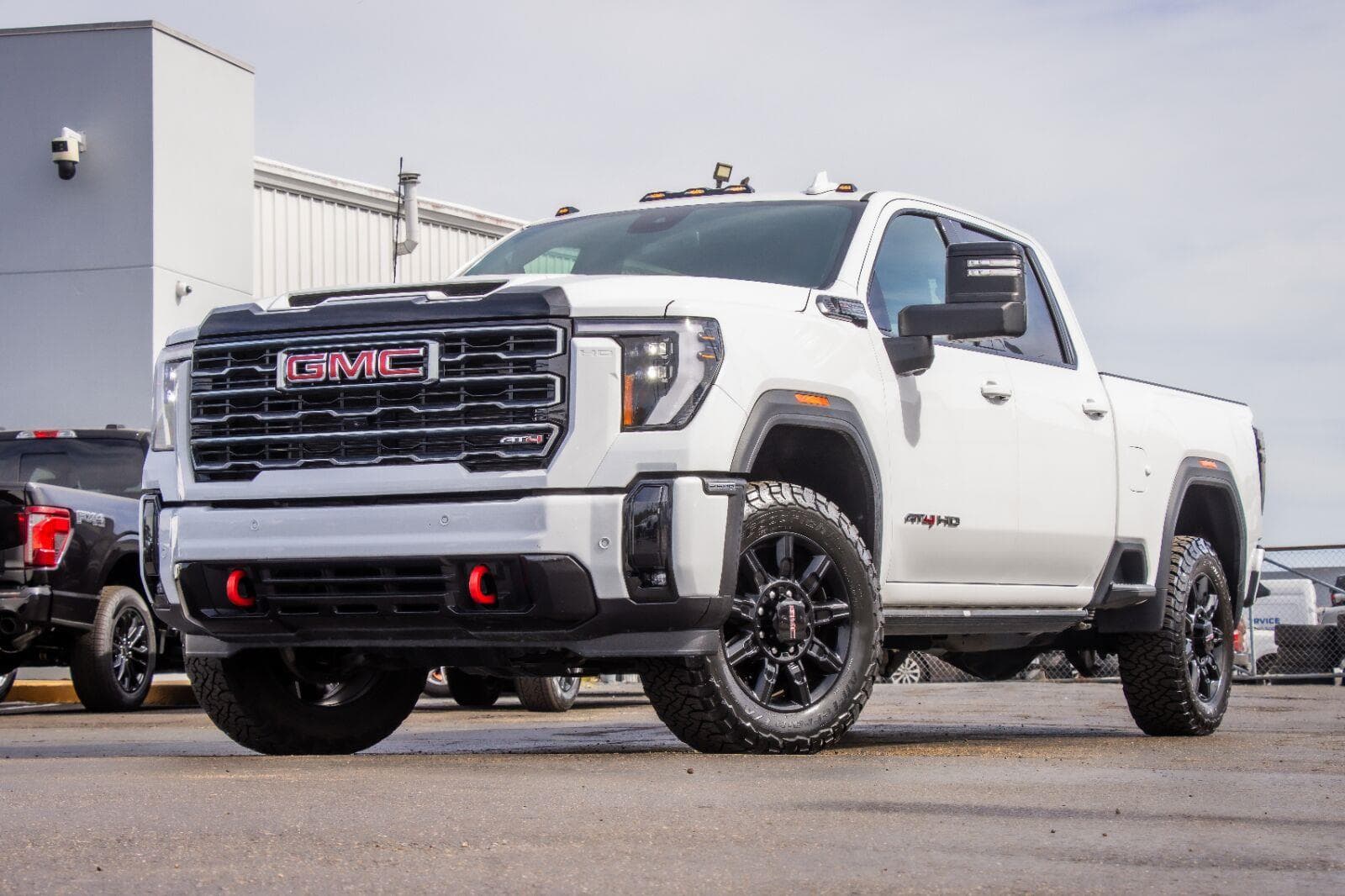 2025 GMC Sierra 2500HD AT4 — photo 1 of 19