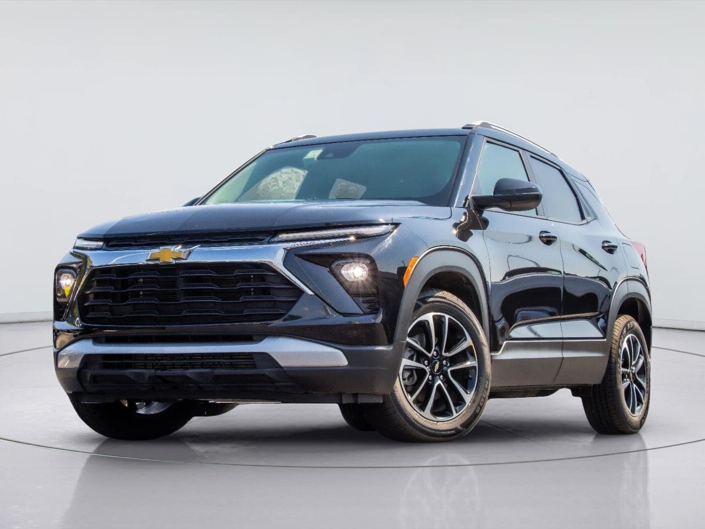 2025 Chevrolet Trailblazer LT — photo 1 of 18