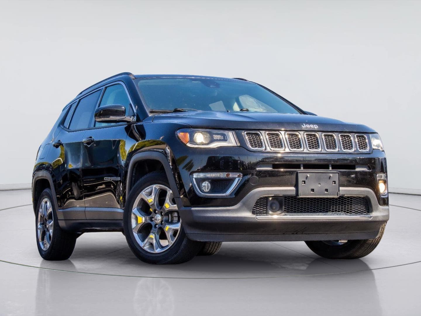 2018 Jeep Compass Limited — photo 1 of 16