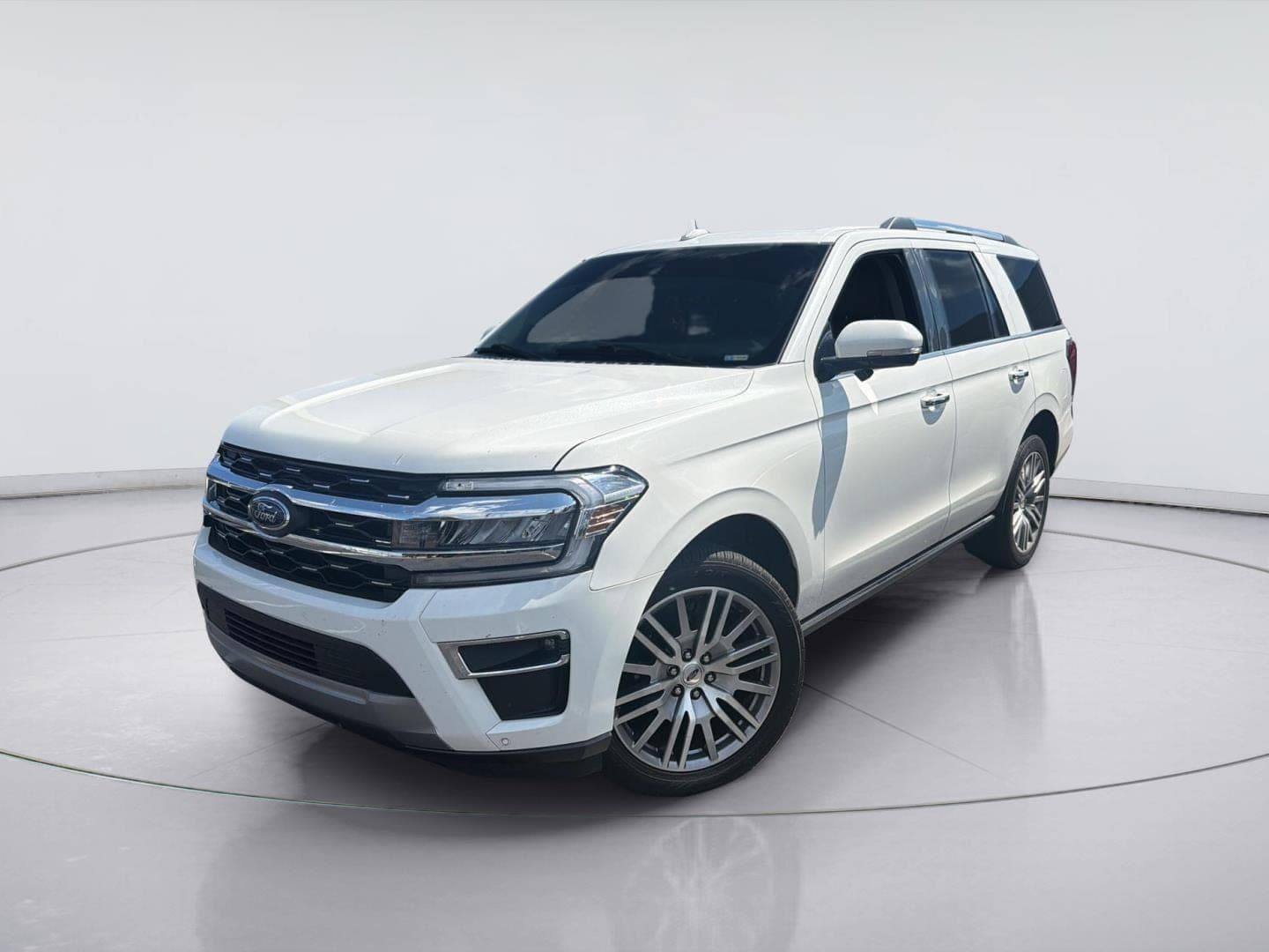 2024 Ford Expedition Limited — photo 1 of 10