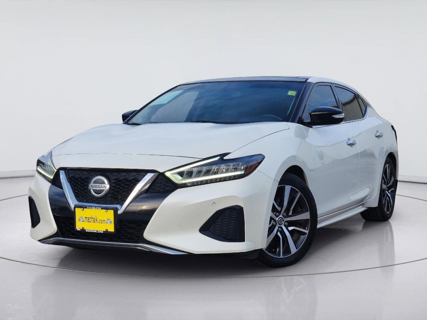 2019 Nissan Maxima Base — photo 1 of 31