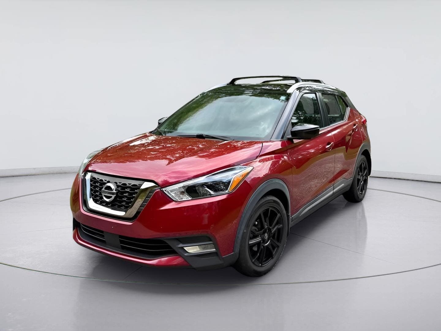2020 Nissan Kicks SR — photo 1 of 4