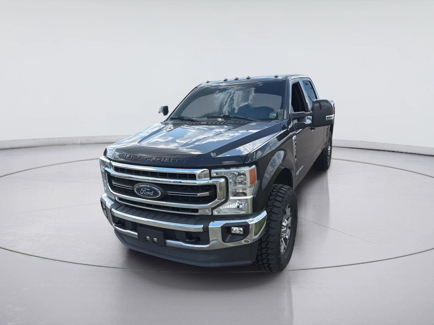 2020 Ford Super Duty F-250 SRW LARIAT — photo 1 of 17