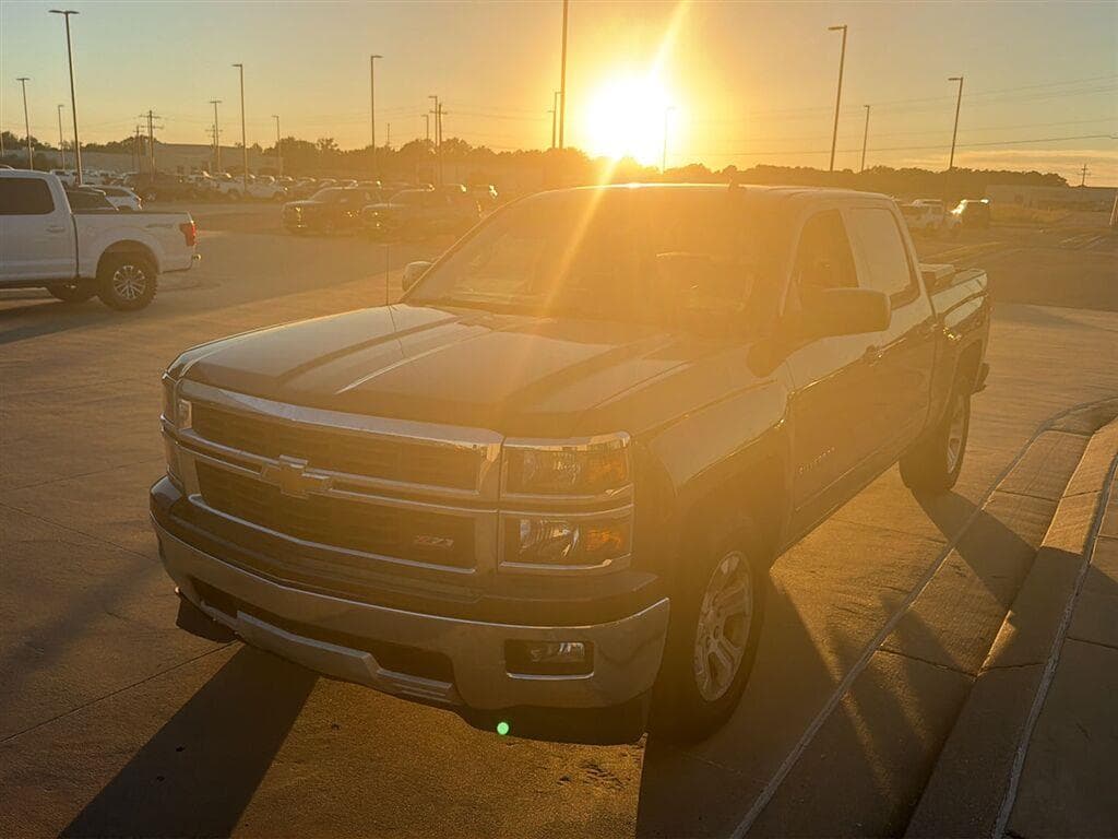2015 Chevrolet Silverado 1500 LT — photo 1 of 8