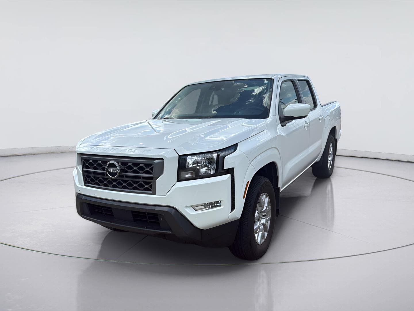 2024 Nissan Frontier SV — photo 1 of 16