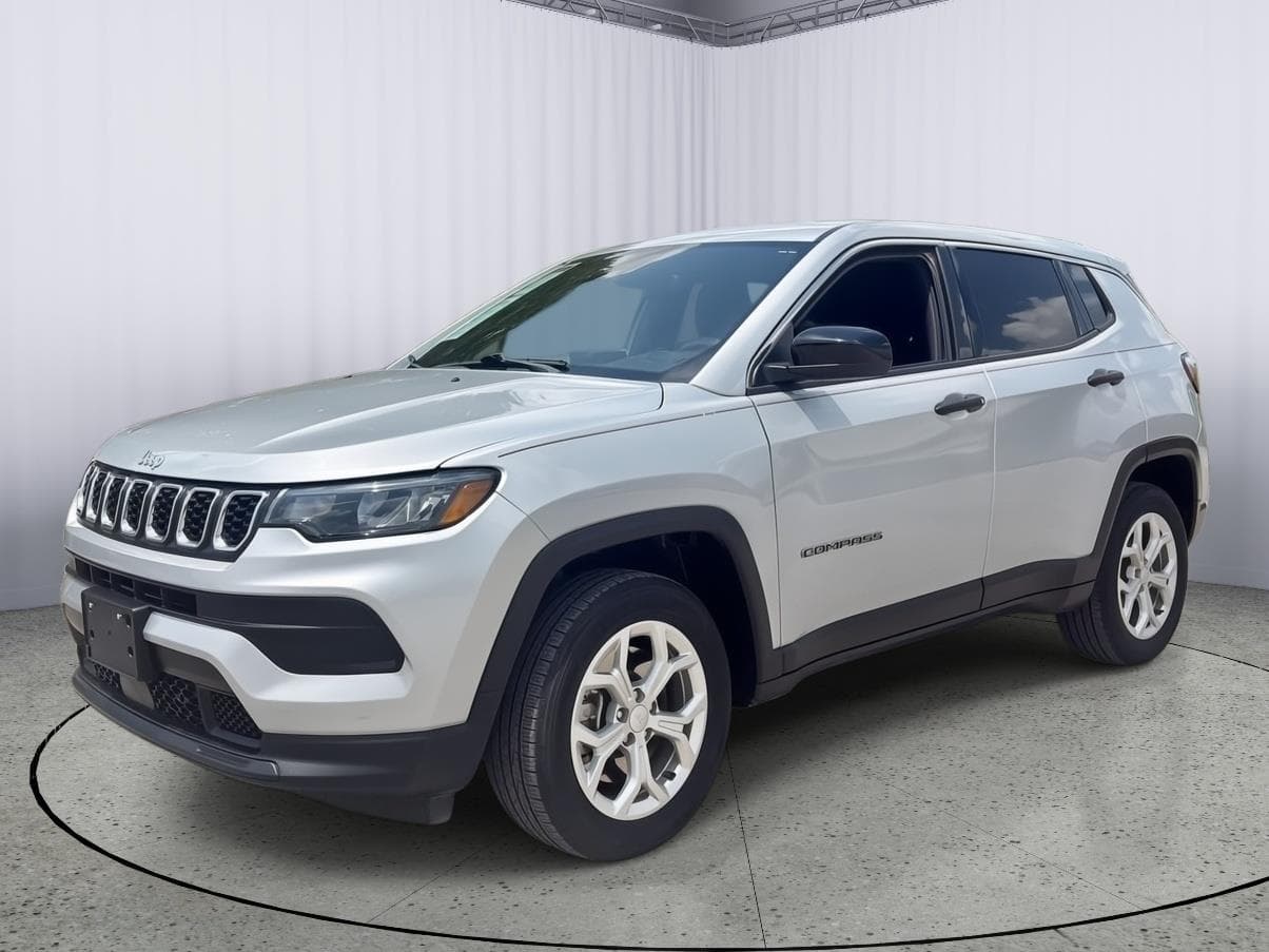 2024 Jeep Compass Sport — photo 1 of 15