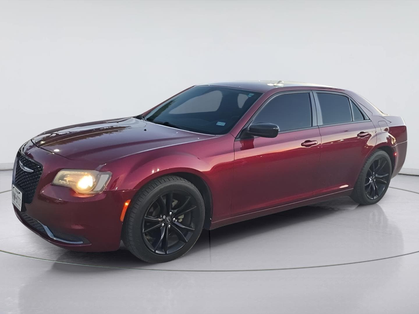 2019 Chrysler 300 Touring — photo 1 of 7