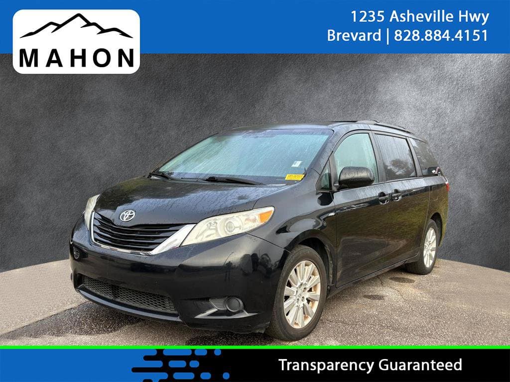 2016 Toyota Sienna LE — photo 1 of 12