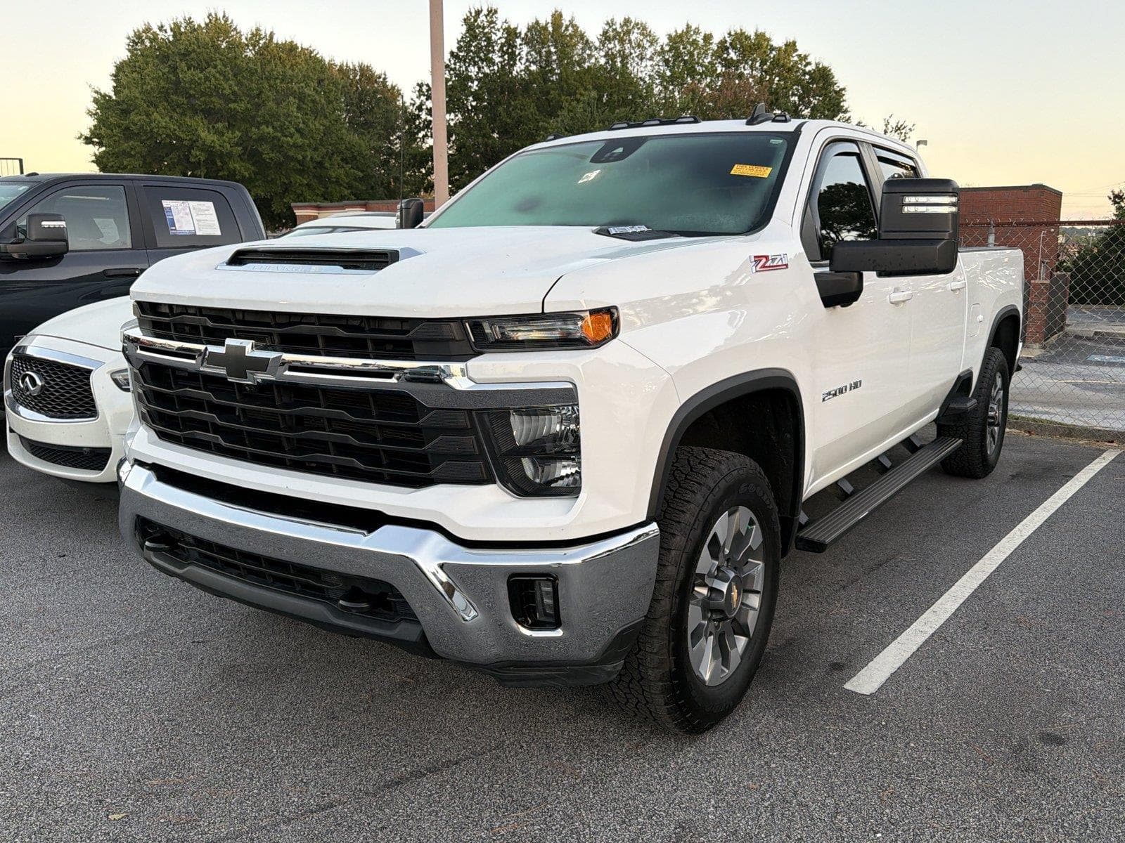 2024 Chevrolet Silverado 2500HD LT — photo 1 of 10