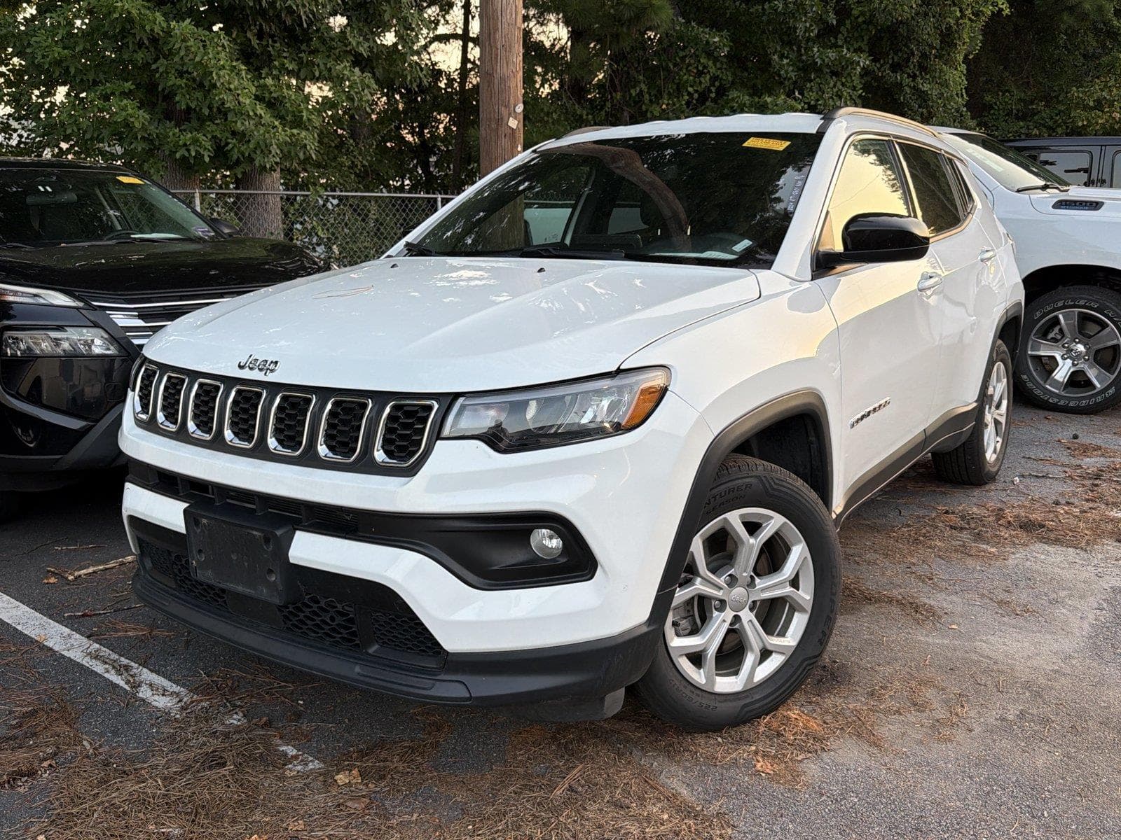 2024 Jeep Compass Latitude — photo 1 of 10