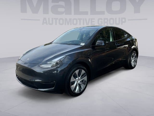 2024 Tesla Model Y Long Range — photo 1 of 25