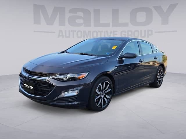 2025 Chevrolet Malibu RS — photo 1 of 9