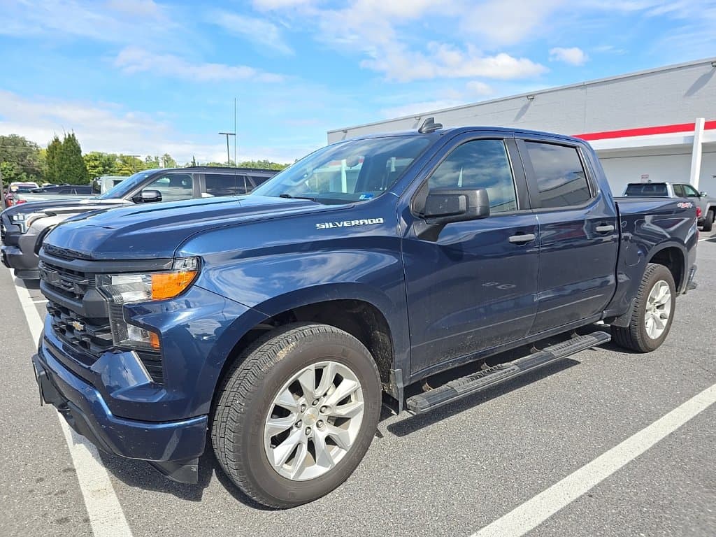 2022 Chevrolet Silverado 1500 Custom — photo 1 of 4