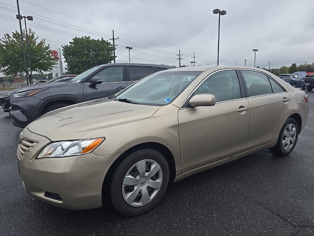 2007 Toyota Camry LE — photo 1 of 4