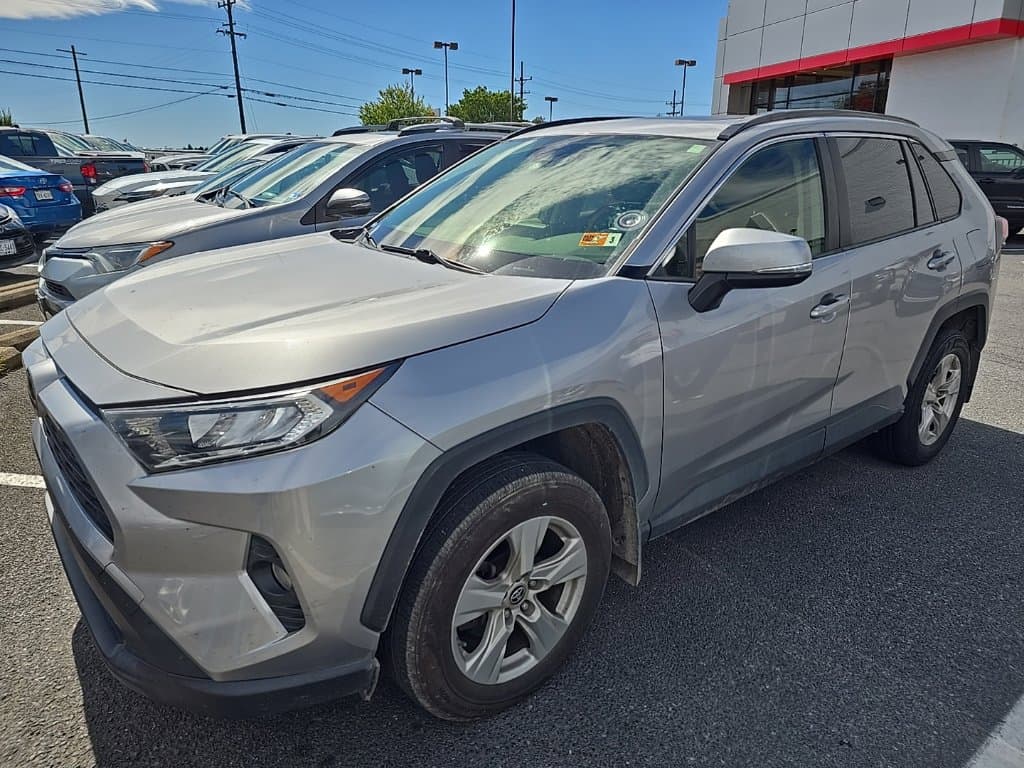 2019 Toyota RAV4 XLE — photo 1 of 2