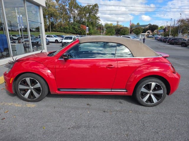 2013 Volkswagen Beetle Convertible Base — photo 1 of 5