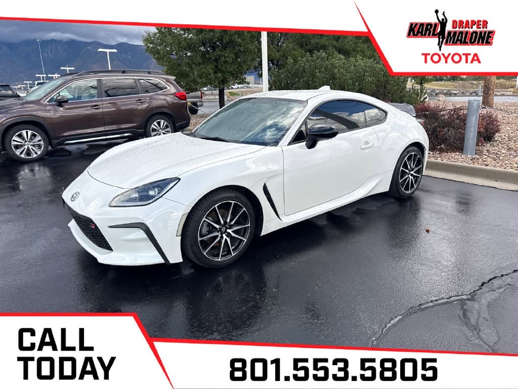 2023 Toyota GR86 Base — photo 1 of 5