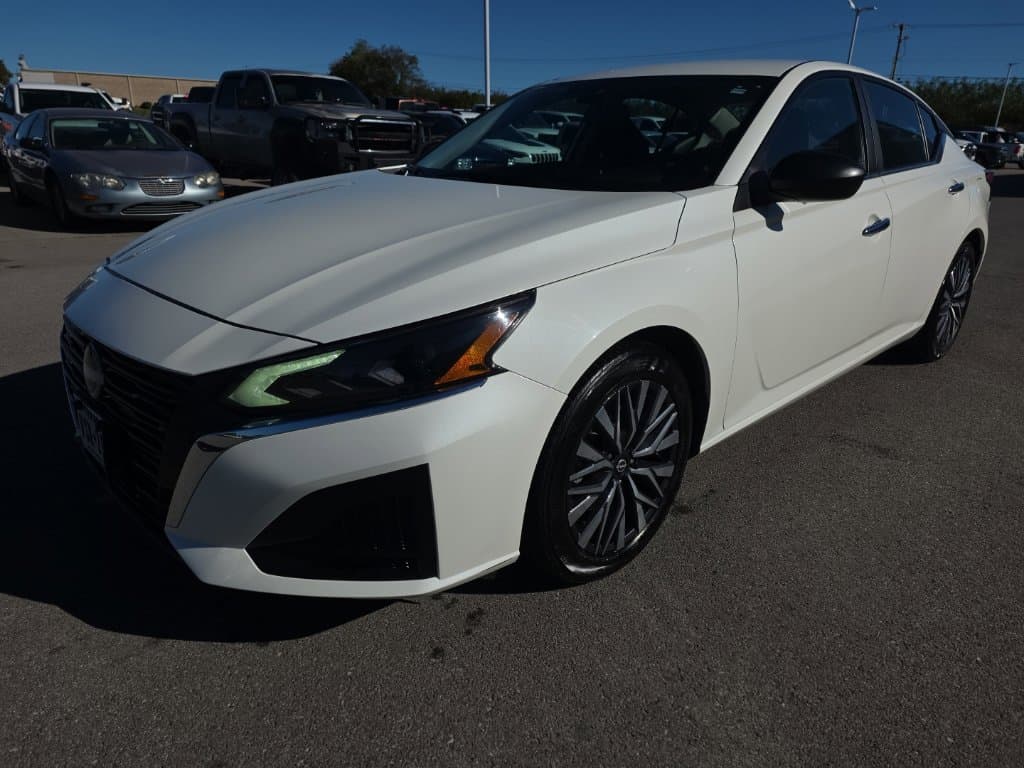 2025 Nissan Altima Base — photo 1 of 19