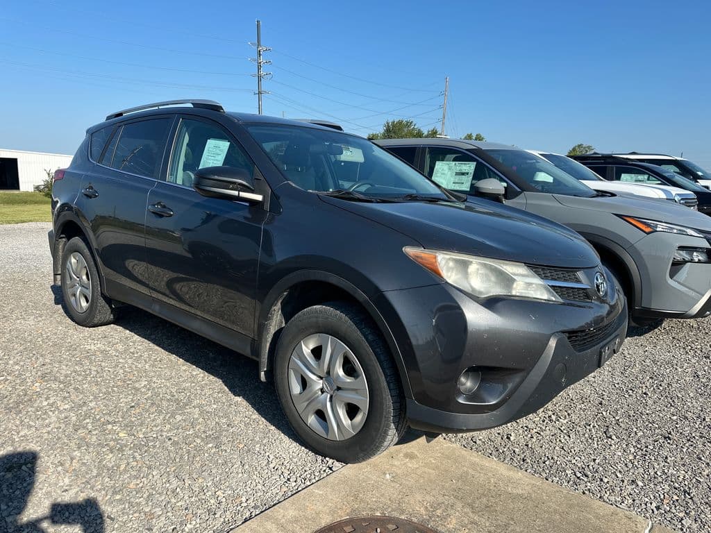 2014 Toyota RAV4 LE — photo 1 of 4