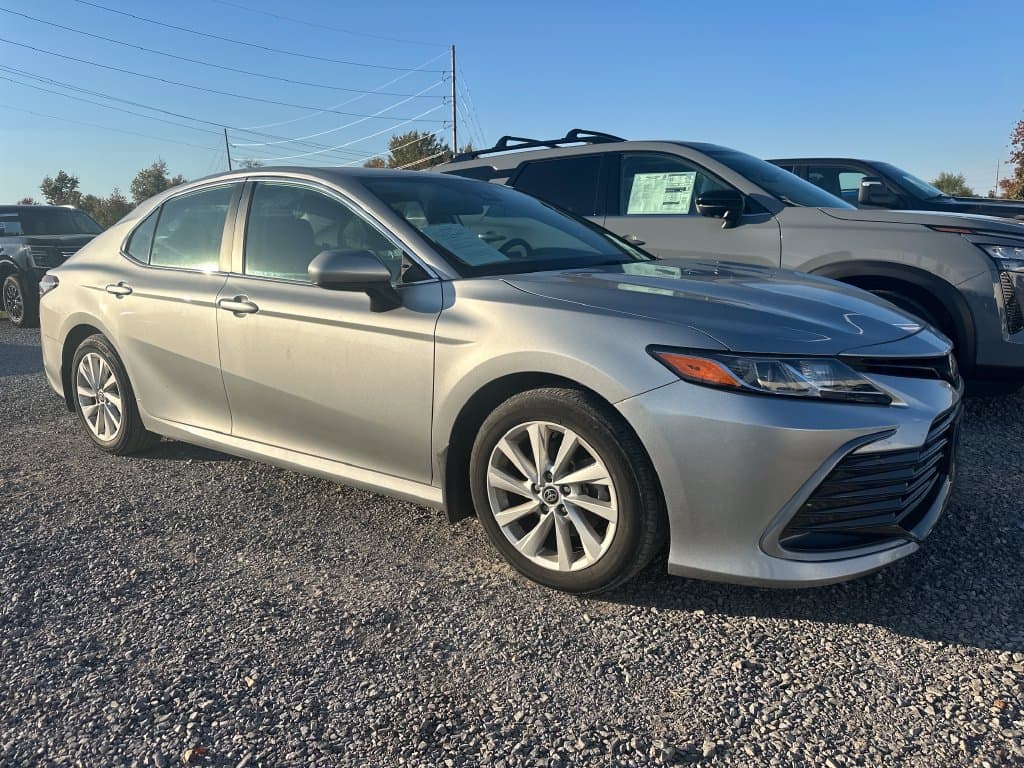 2022 Toyota Camry LE — photo 1 of 2