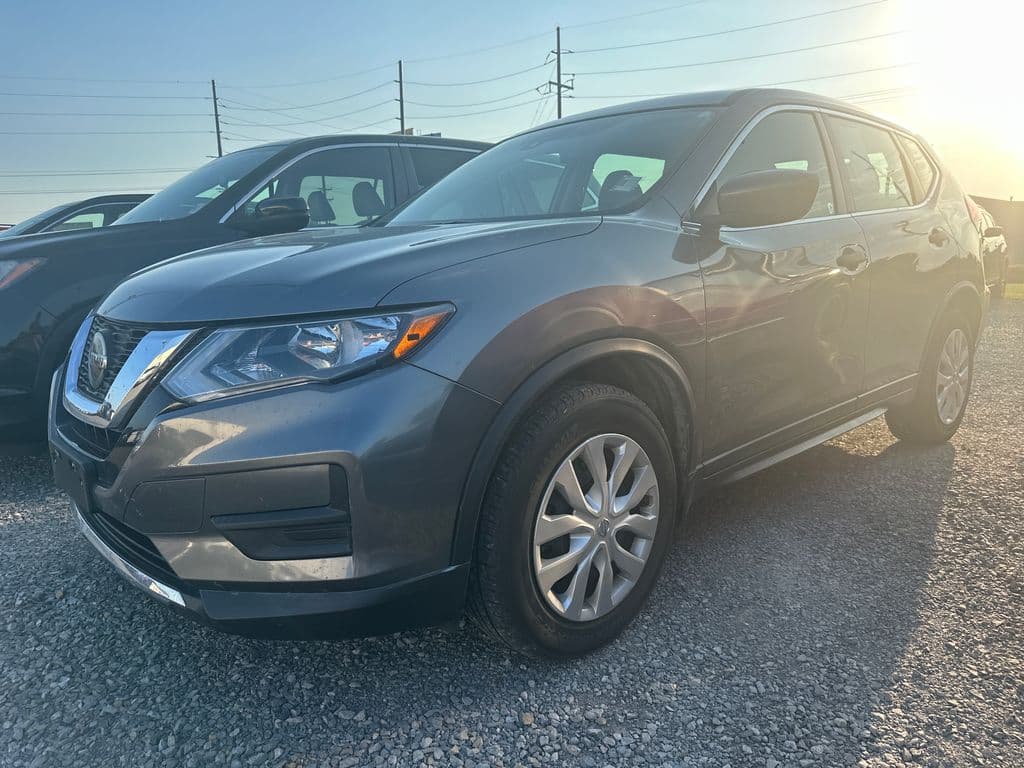 2020 Nissan Rogue S — photo 1 of 4
