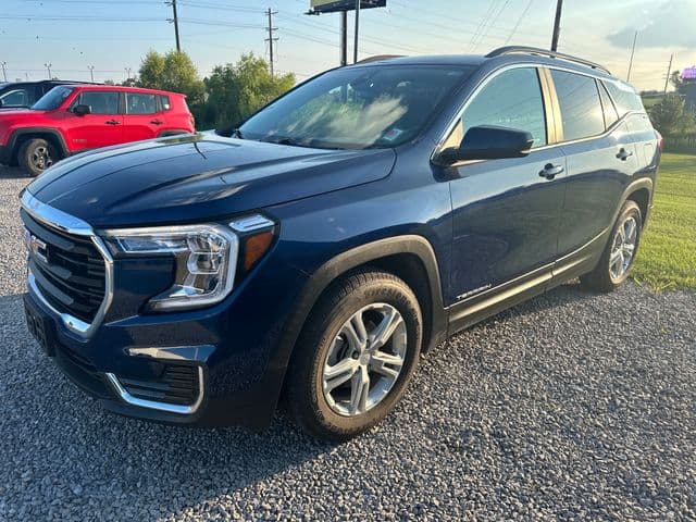 2022 GMC Terrain SLE — photo 1 of 4