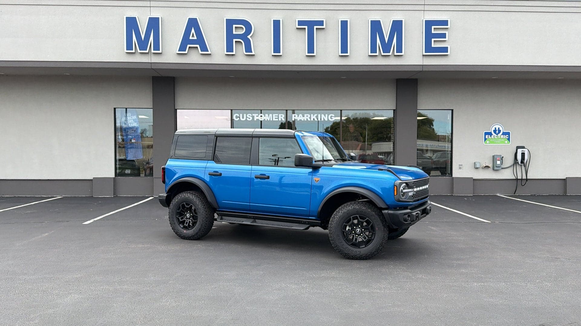 2026 Ford Bronco Badlands — photo 1 of 45