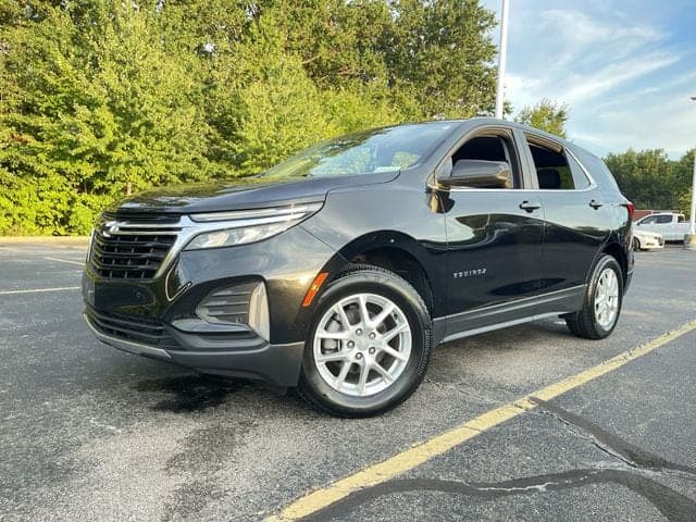 2023 Chevrolet Equinox LT — photo 1 of 33