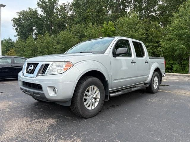 2017 Nissan Frontier SV — photo 1 of 11