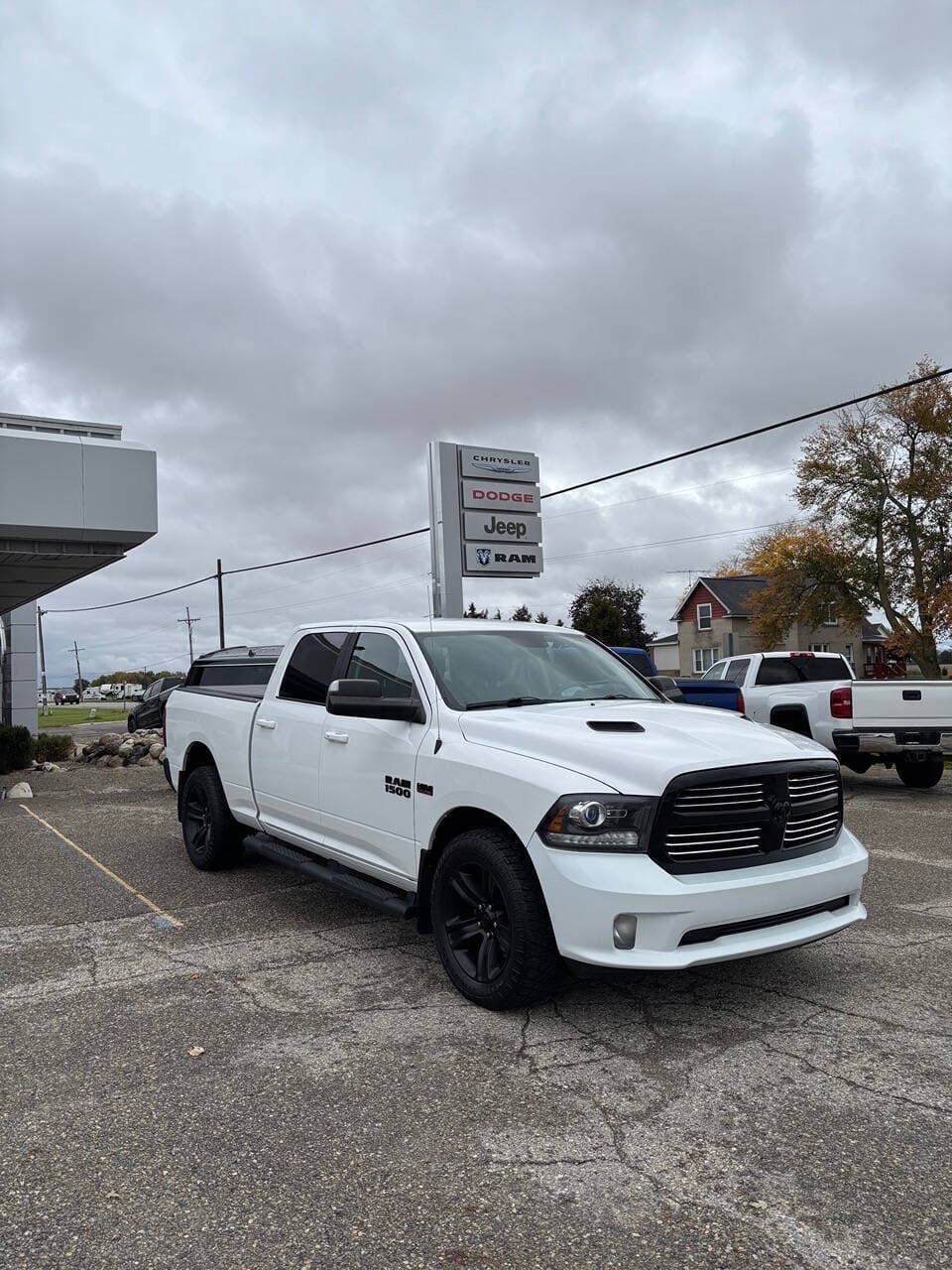 2017 RAM 1500 Base — photo 1 of 15