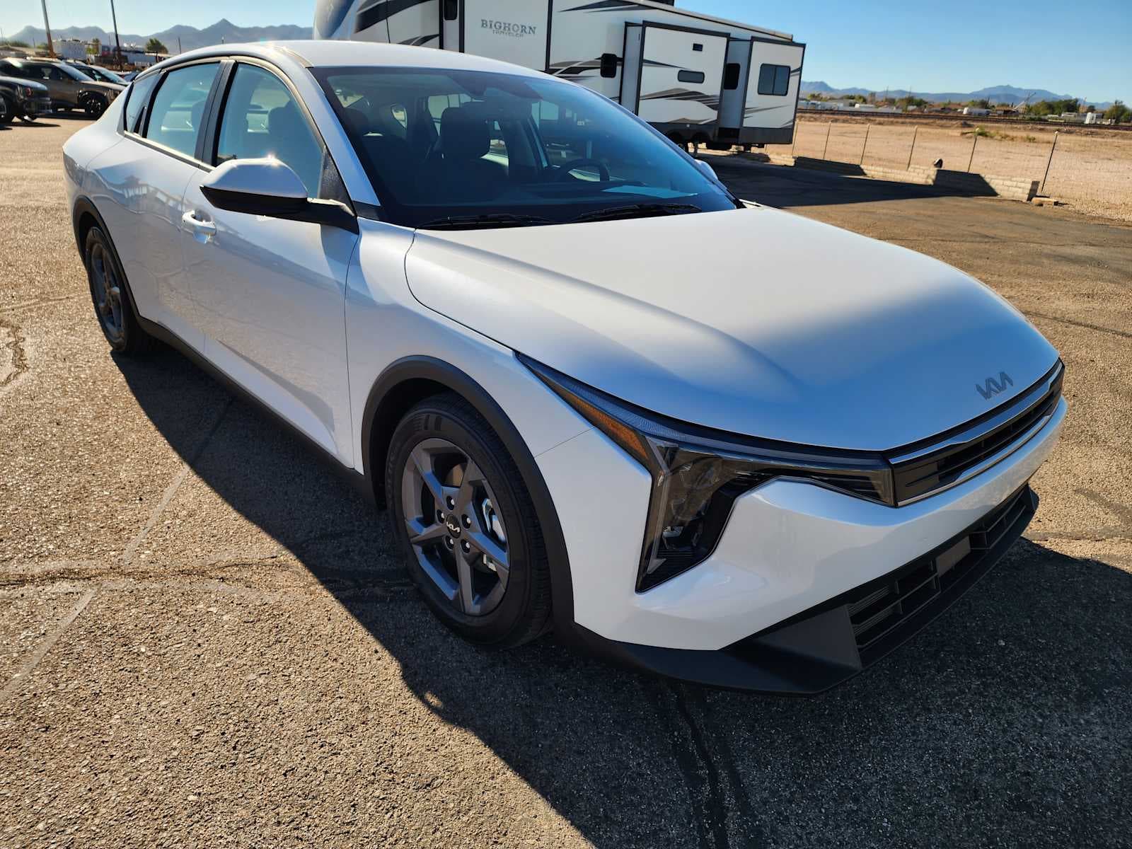 2026 Kia K4 LXS — photo 1 of 24