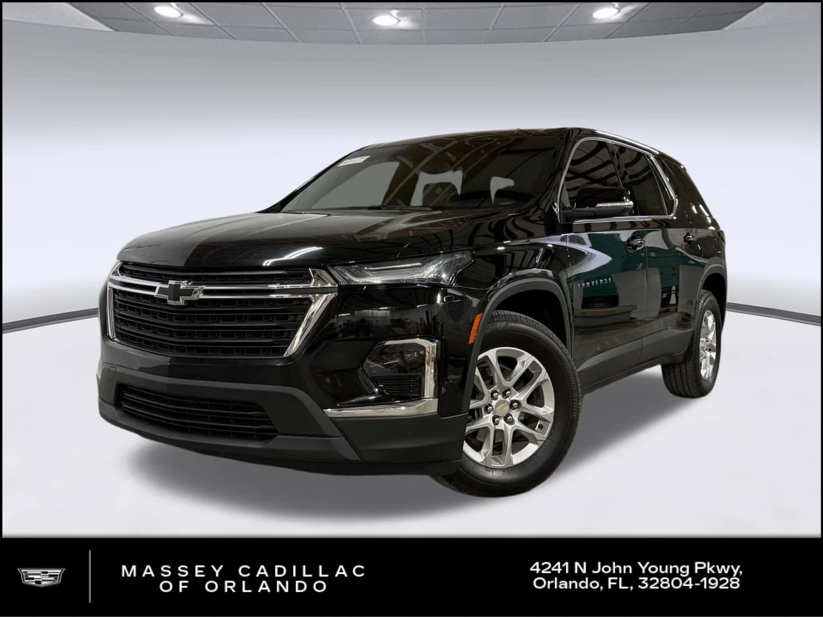 2023 Chevrolet Traverse LS — photo 1 of 43