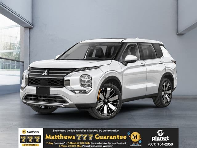 2025 Mitsubishi Outlander SE — photo 1 of 16