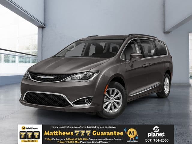 2020 Chrysler Pacifica Touring L — photo 1 of 15