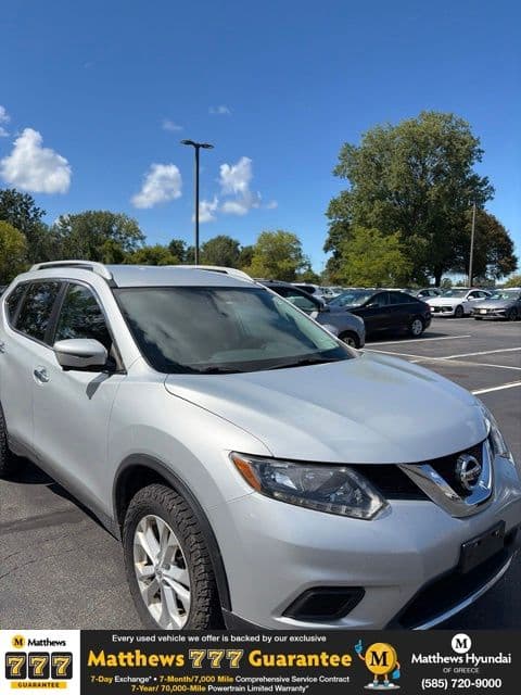 2016 Nissan Rogue SV — photo 1 of 18