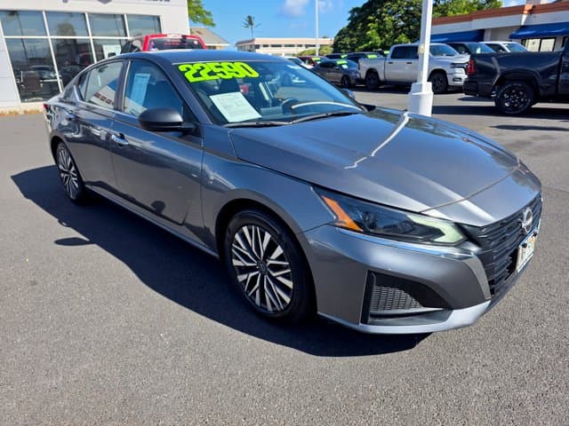 2024 Nissan Altima 2.5 SV — photo 1 of 14