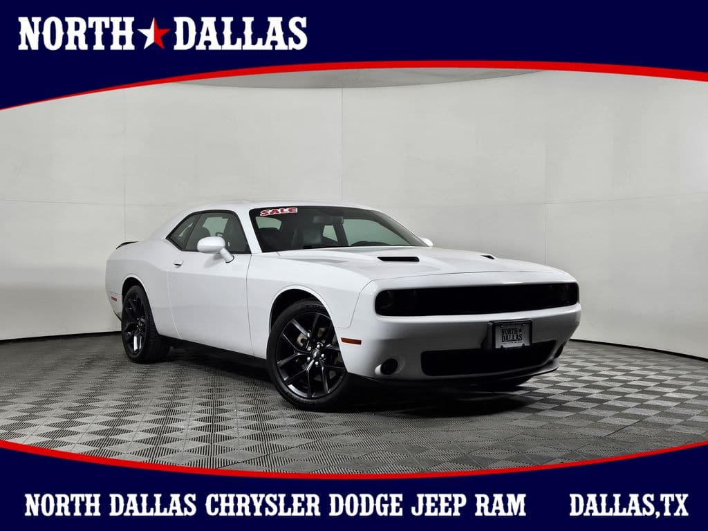 2022 Dodge Challenger SXT — photo 1 of 30