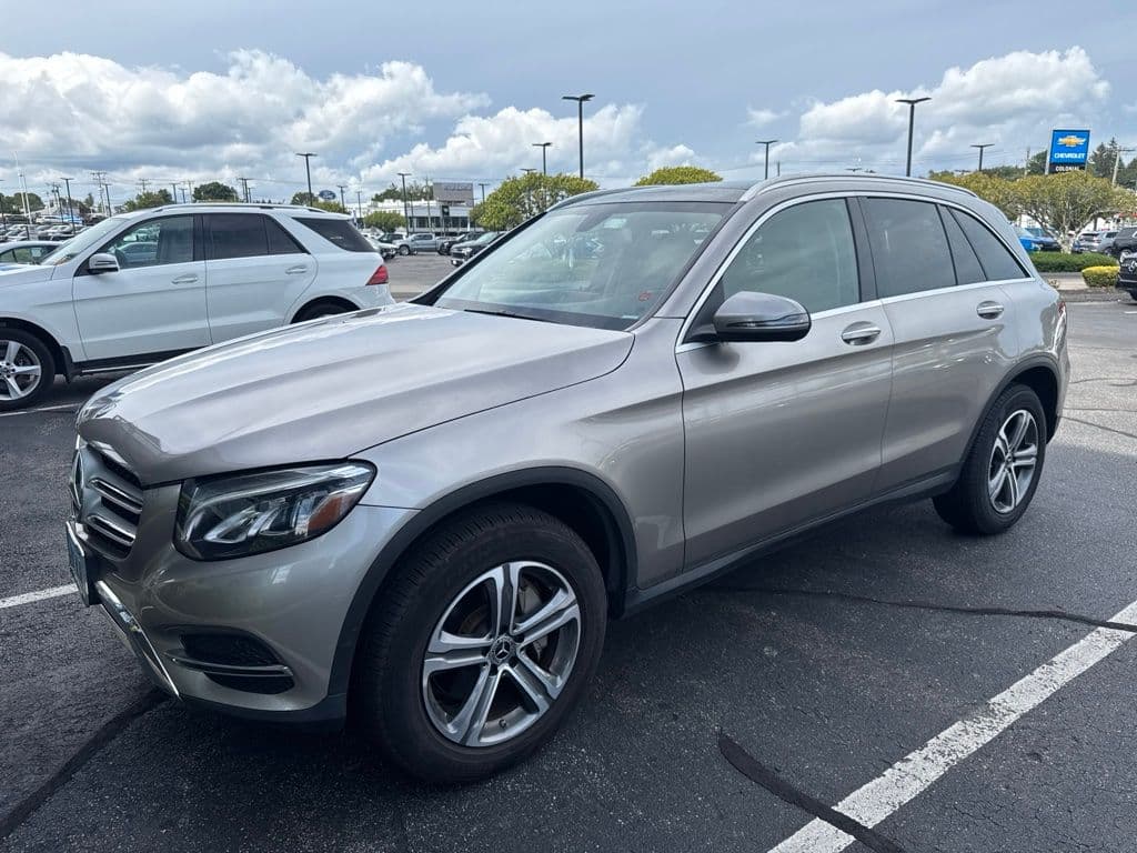 2019 Mercedes-Benz GLC GLC 300 — photo 1 of 2