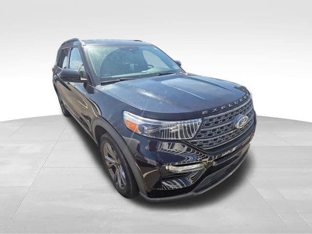 2022 Ford Explorer XLT — photo 1 of 8