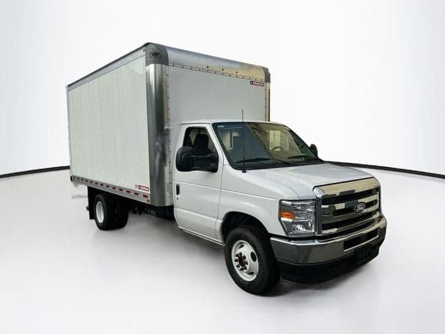 2027 Ford E-350 Cutaway Base — photo 1 of 21