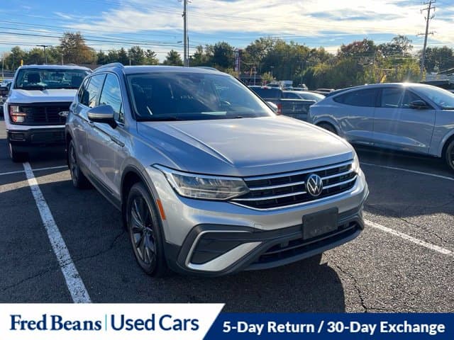 2022 Volkswagen Tiguan Base — photo 1 of 21