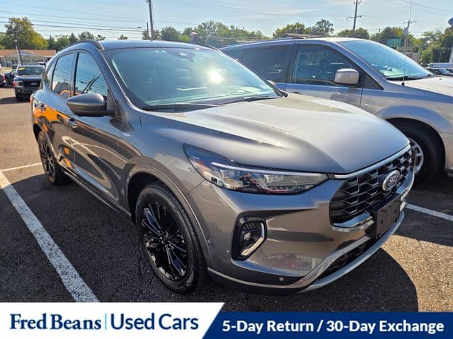 2023 Ford Escape ST-Line Elite — photo 1 of 21