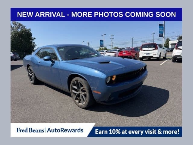 2021 Dodge Challenger SXT — photo 1 of 11