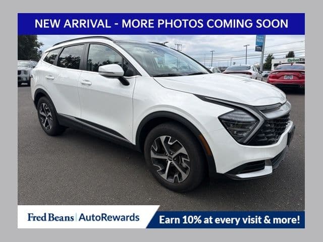 2024 Kia Sportage Hybrid EX — photo 1 of 13