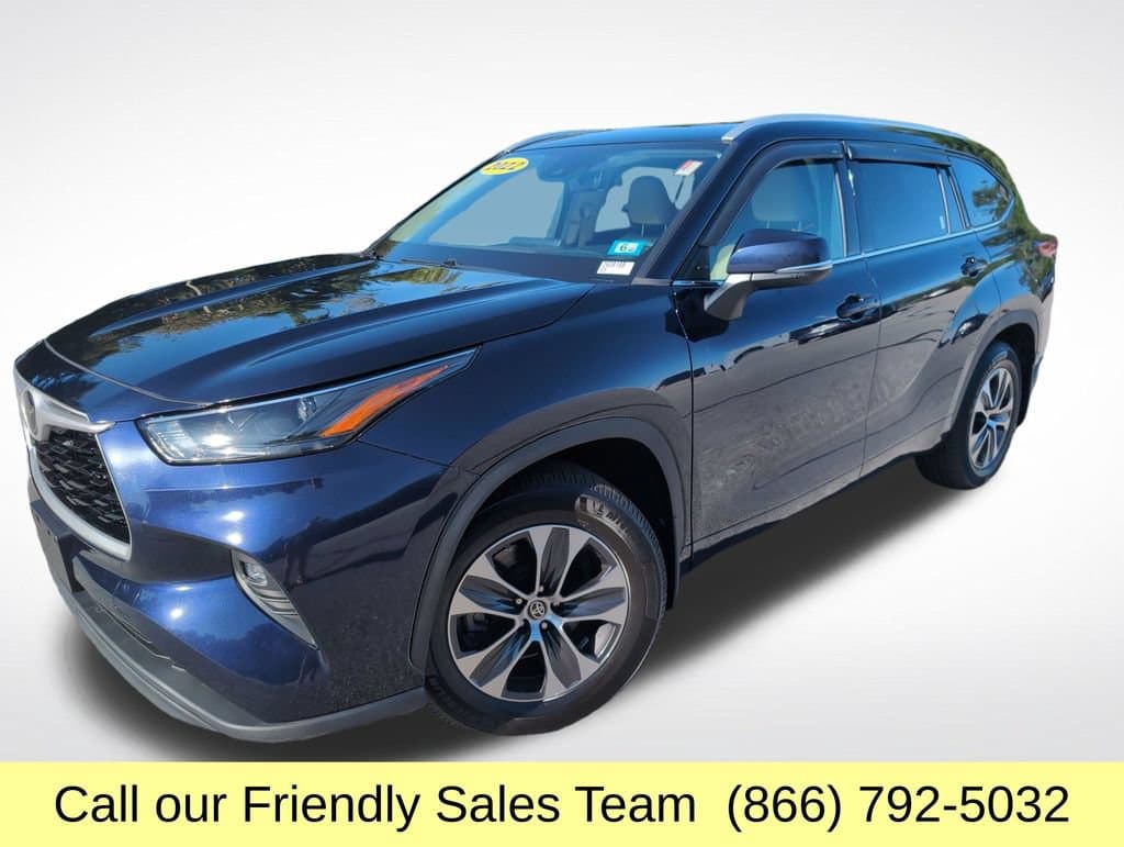 2022 Toyota Highlander XLE — photo 1 of 28