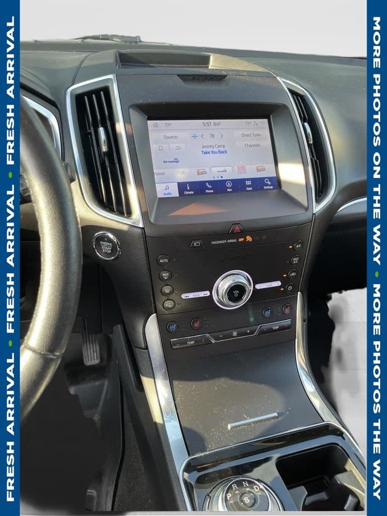 2020 Ford Edge Titanium — photo 1 of 9