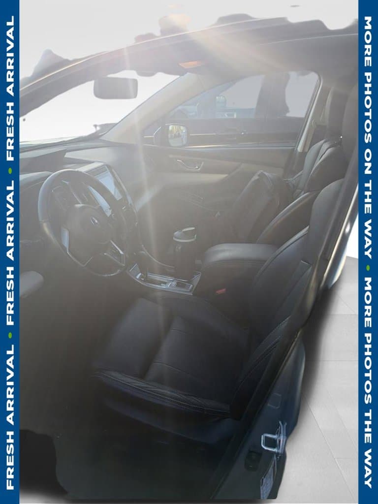 2022 Subaru Ascent Touring — photo 1 of 7