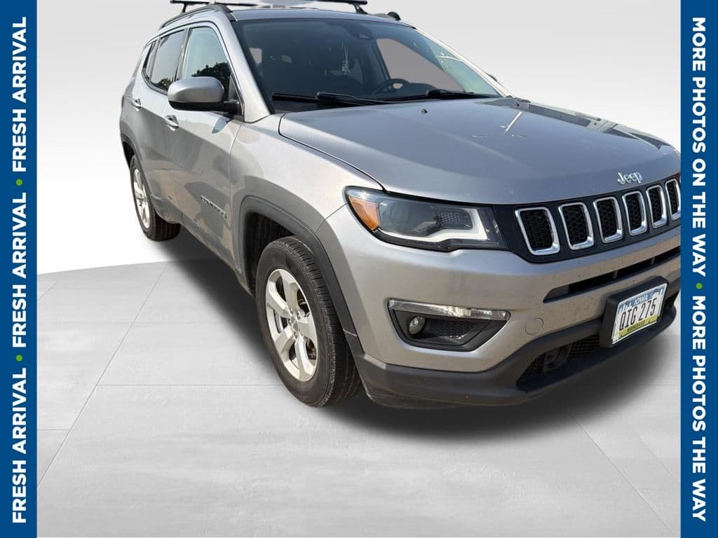 2018 Jeep Compass Latitude — photo 1 of 6